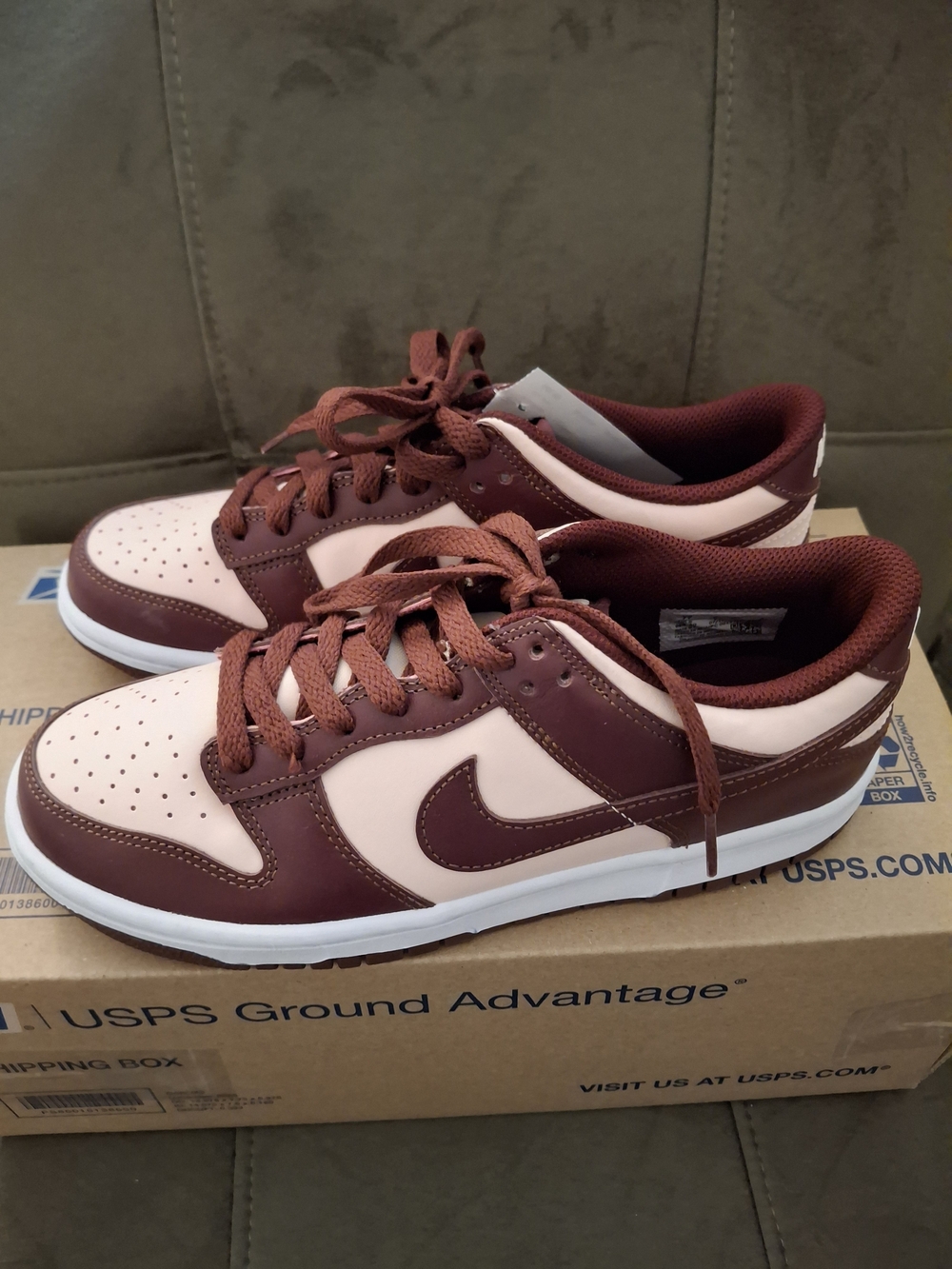 Nike Women's Dunk Low GS Sneakers in Maroon and Light Pink Size7Y